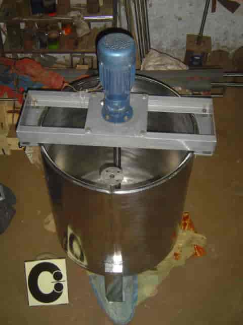 SS Tank with Stirrer